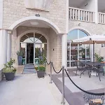 Bed and Breakfast White Stone
