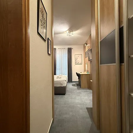 White Stone Bed & Breakfast Promajna