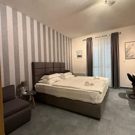 White Stone Bed & Breakfast 4*