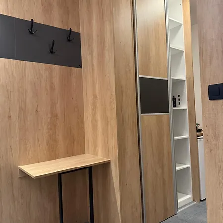 White Stone Bed & Breakfast Promajna