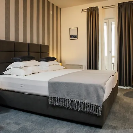 Bed and Breakfast White Stone Promajna