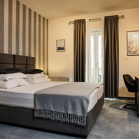 Bed and Breakfast White Stone Promajna