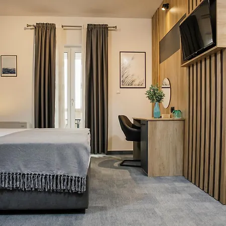 White Stone Bed and Breakfast 4*