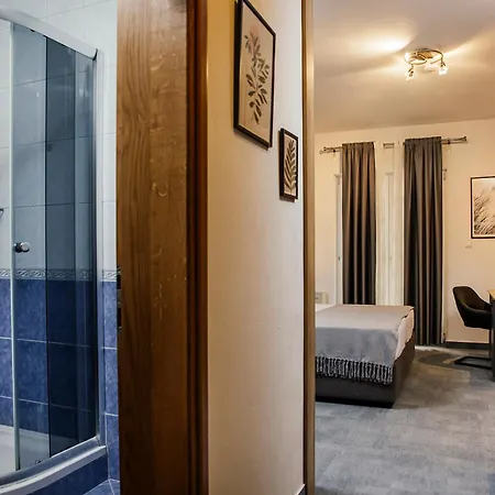 White Stone Bed and Breakfast 4*