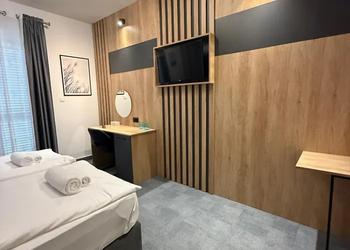 住宿加早餐酒店 White Stone 4*