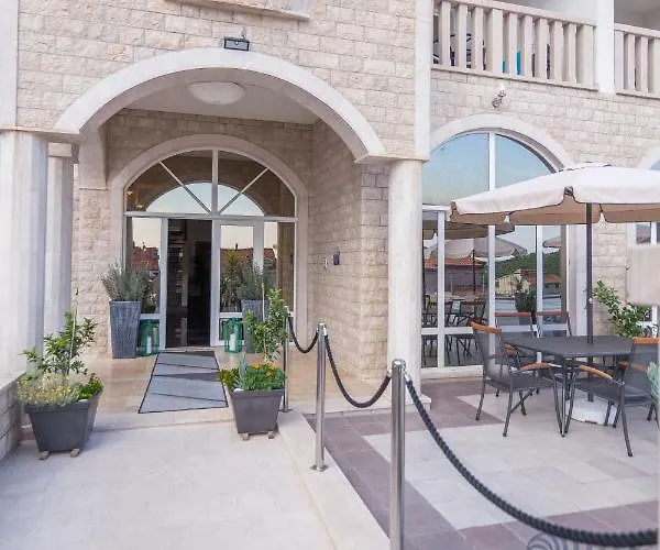 住宿加早餐酒店 White Stone